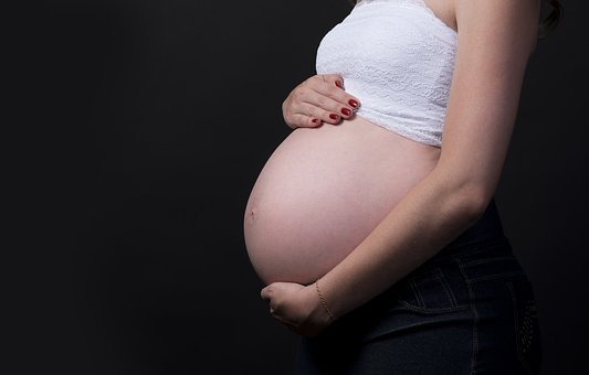 ventre - grossesse - femme enceinte - attendre un enfant